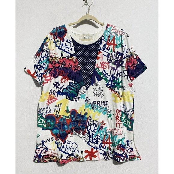 Vintage Forever 21 Top Womens 2X Graffiti Print Mesh Accent Crew Neck 90s Y2K - Picture 1 of 7